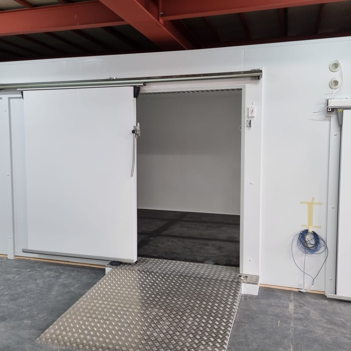 Sliding door & frame Freezer