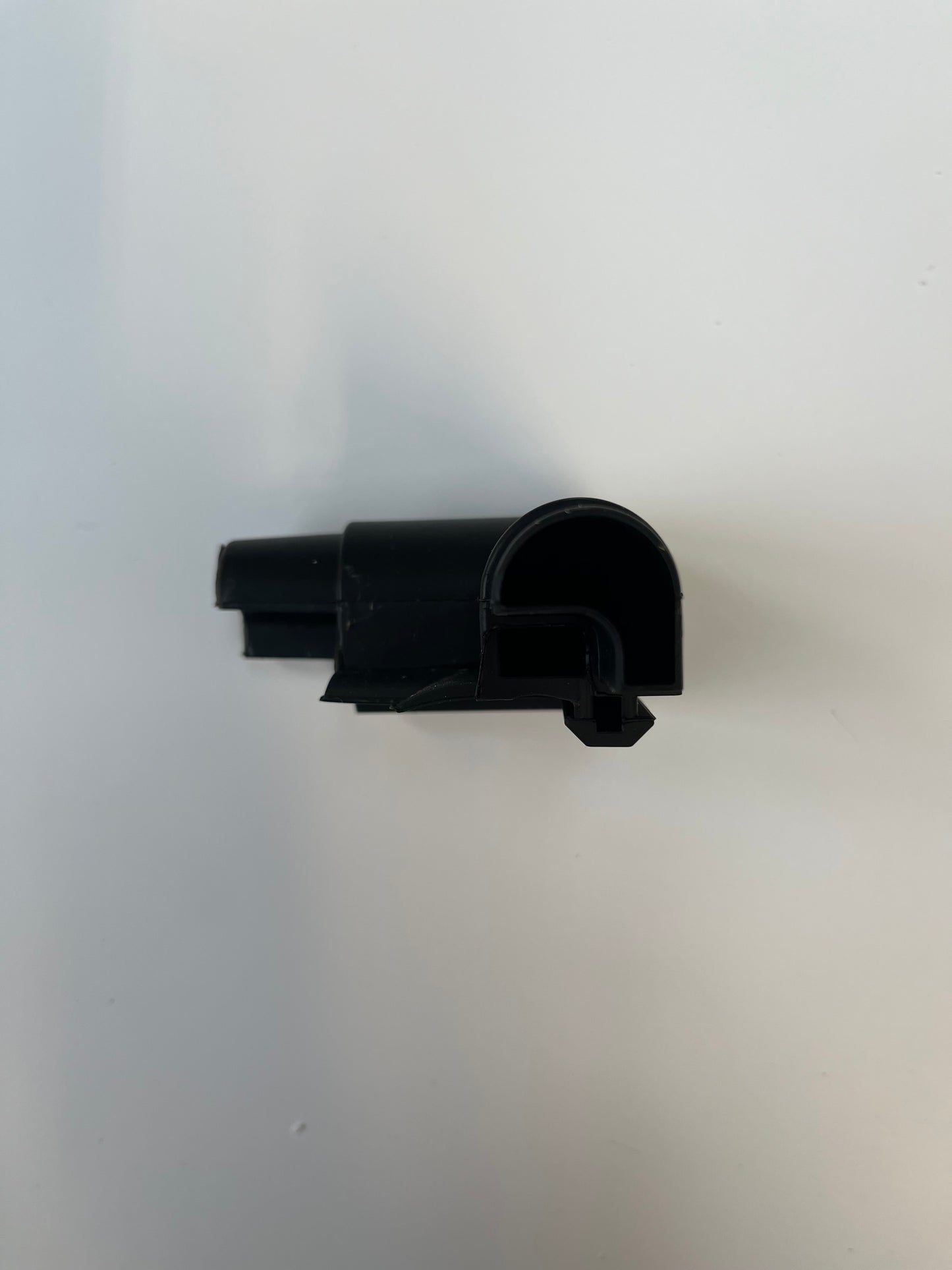 Gasket 90 deg formed Corner to suit MPM DPG90W push-in door seal.  Ref ADPG90